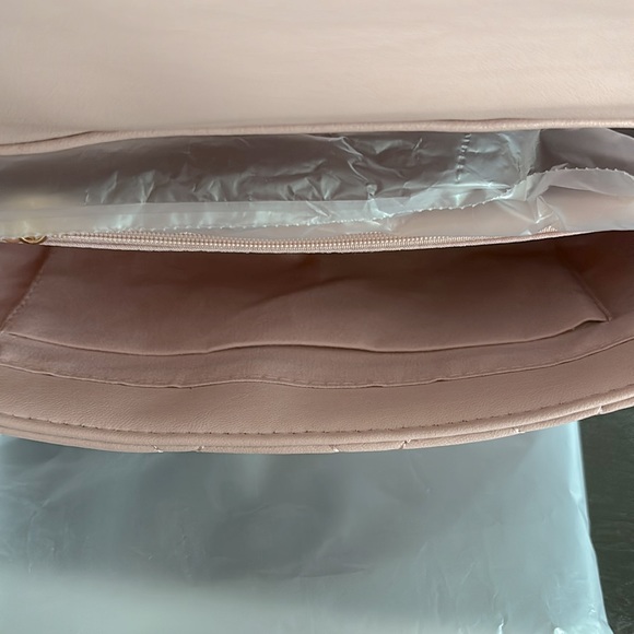 Badgley Mischka Woven Strap Crosdbody w/ diamond quilted & studded blush color - Picture 7 of 8